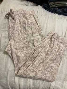 Athleta Women’s Speckled Cream & Taupe Knit Jogger Pants